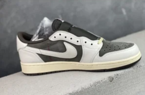 Jordan x Travis Scott Air Jordan 1 Low OG "Reverse Mocha" sneakers